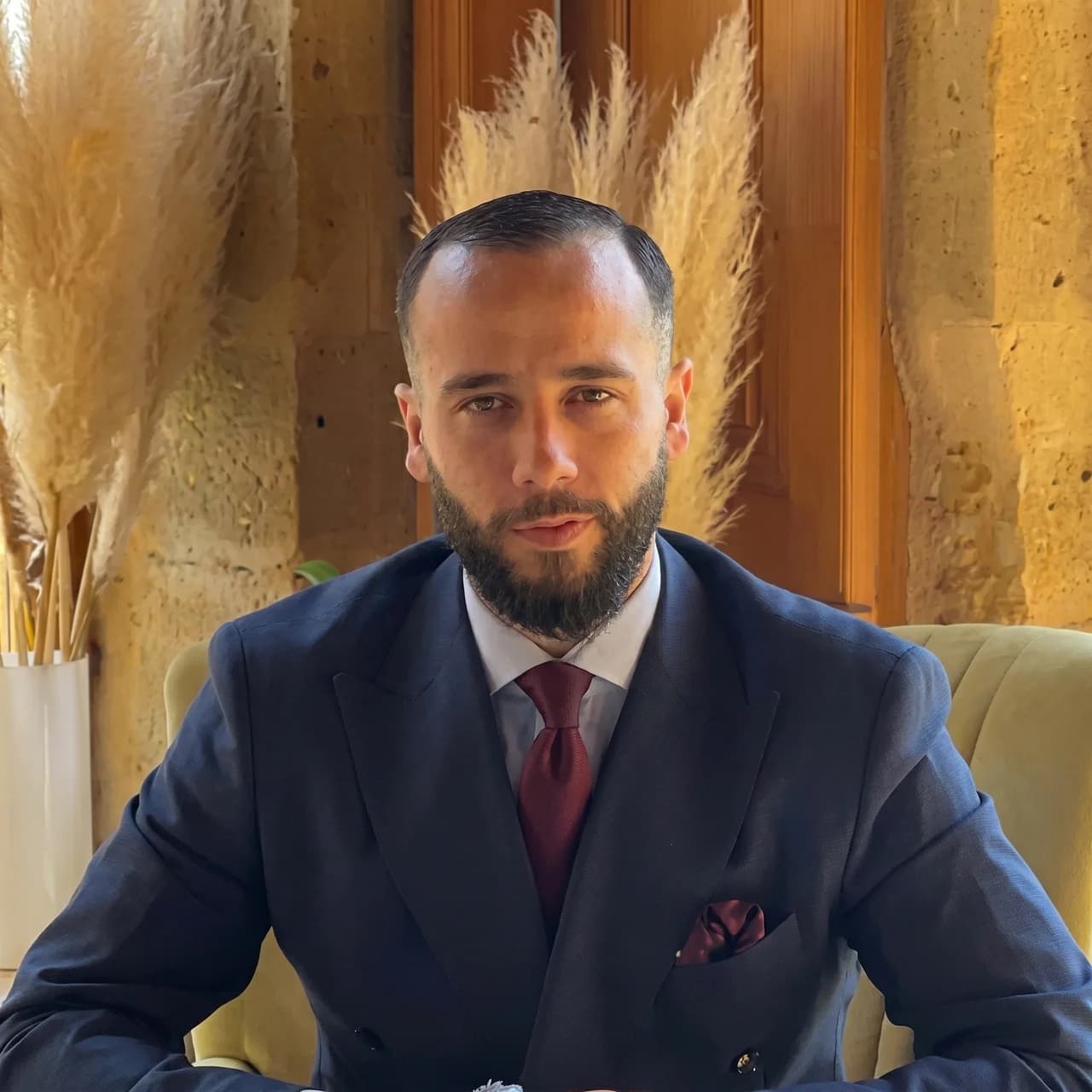 Portrait d'Oussama Belbecir, fondateur d'Effet Papillon
